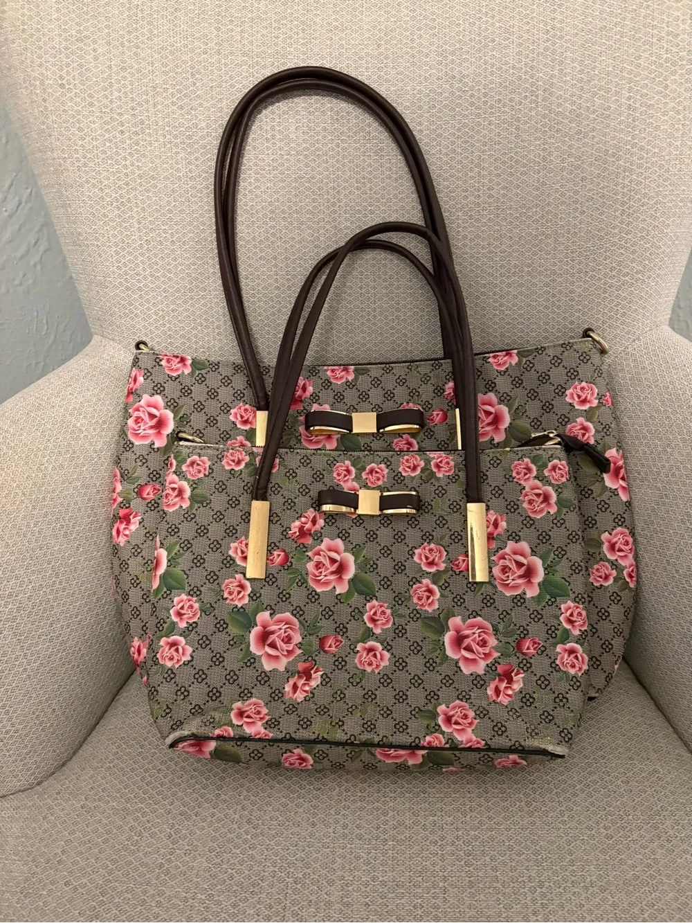 2 Floral Print Tote Bags in Pink and Brown leather - Picture 12 of 13